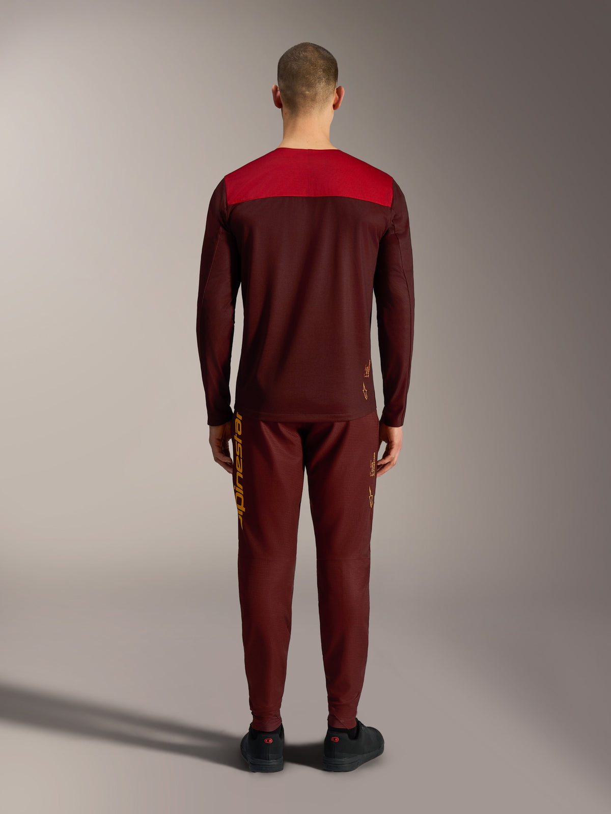 Bordeaux A-Dura Elite Long Sleeve Jersey 2.0, rear view of technical MTB apparel with a contrasting red shoulder panel.