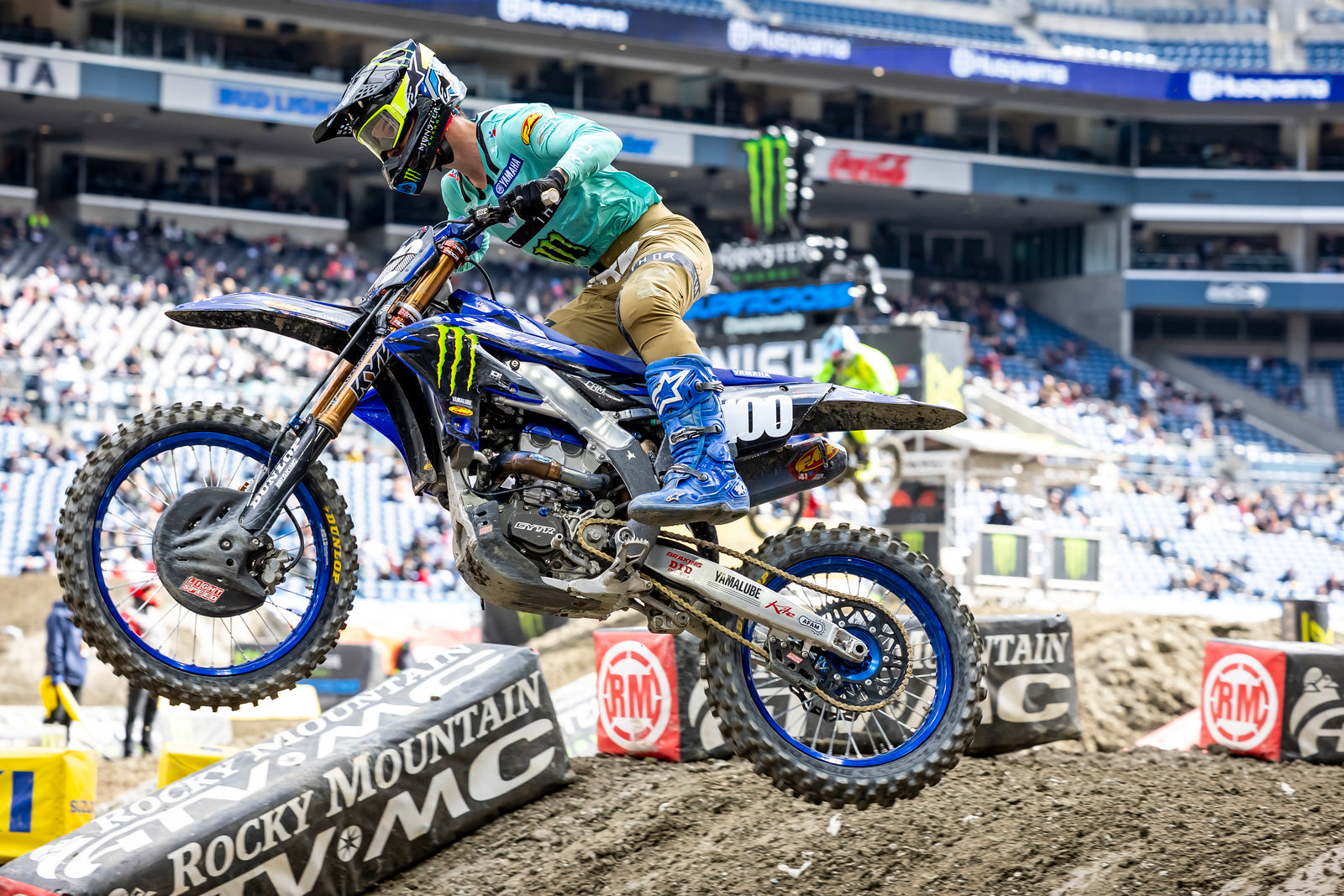 COLE DAVIES VICTORIOUS IN SEATTLE 250SX WEST RACE