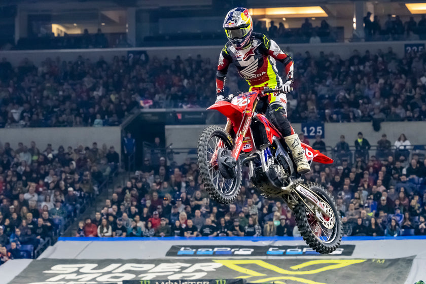 ALPINESTARS DOMINATES TOP TEN POSITIONS AS HUNTER LAWRENCE STORMS TO 250SX EAST TRIUMPH AT INDIANAPOLIS