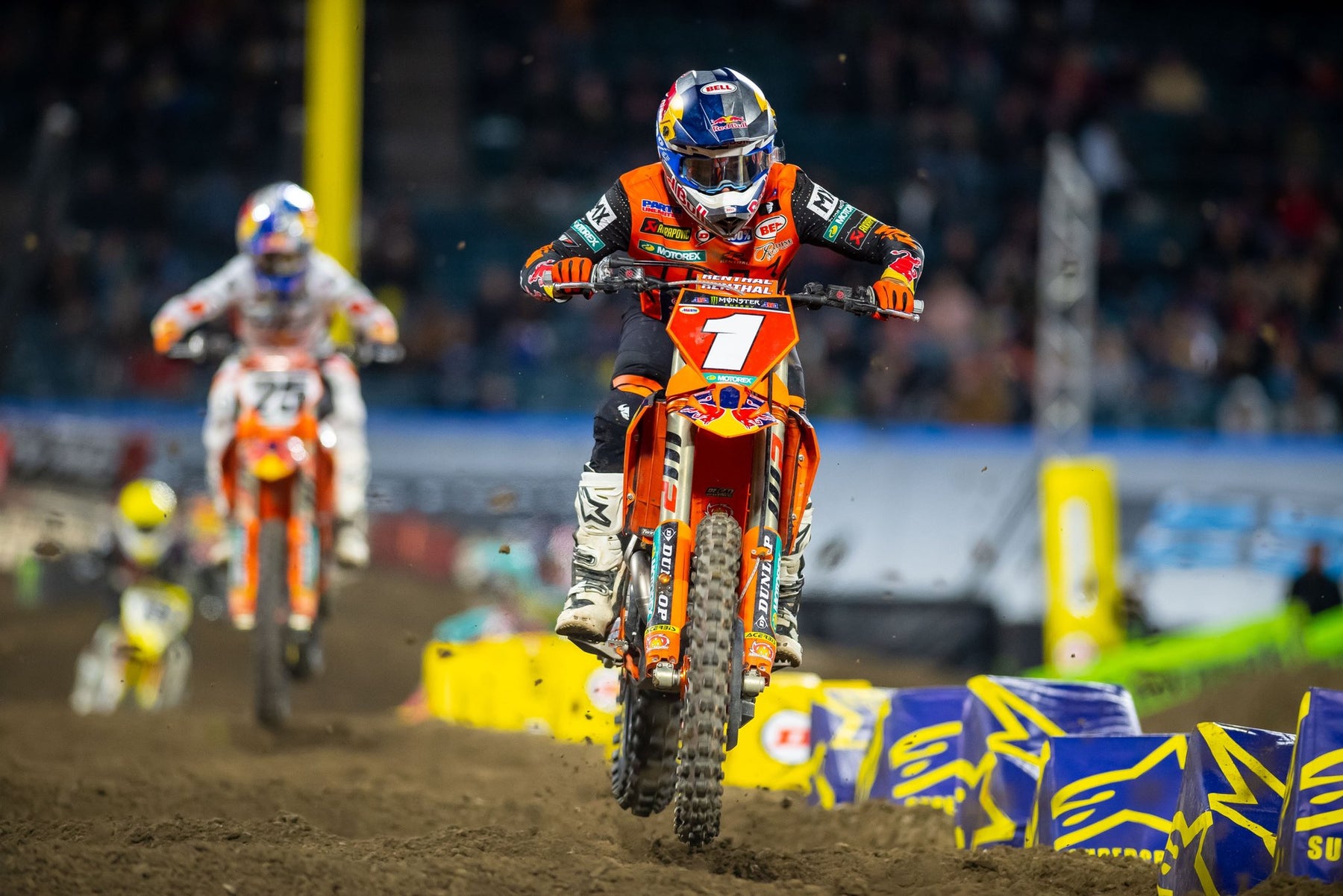 COOPER WEBB AND JUSTIN BARCIA SHINE UNDER THE LIGHTS IN ANAHEIM 1 450SX RACE IN CALIFORNIA