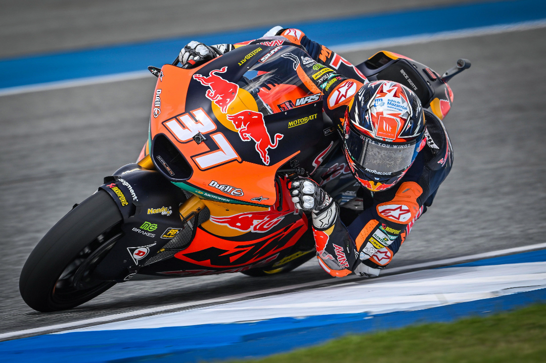 PEDRO ACOSTA AND SOMKIAT CHANTRA PUSH FOR MOTO2 RACE HONOR IN THAI GRAND PRIX