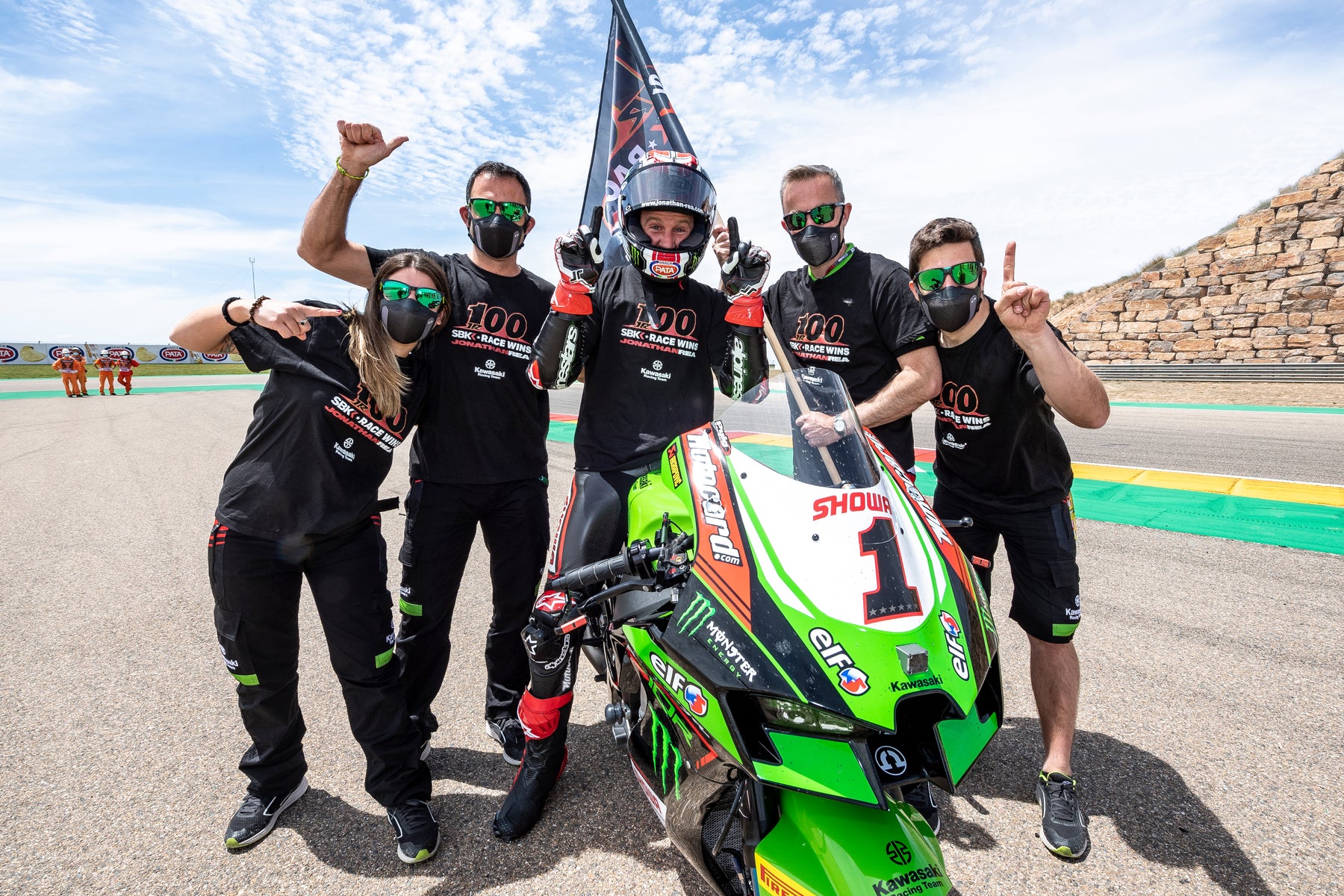 RECORD-BREAKING JONATHAN REA DOMINATES WSBK RACE ONE IN ARAGON, SPAIN, AND TAKES 100TH SERIES WIN