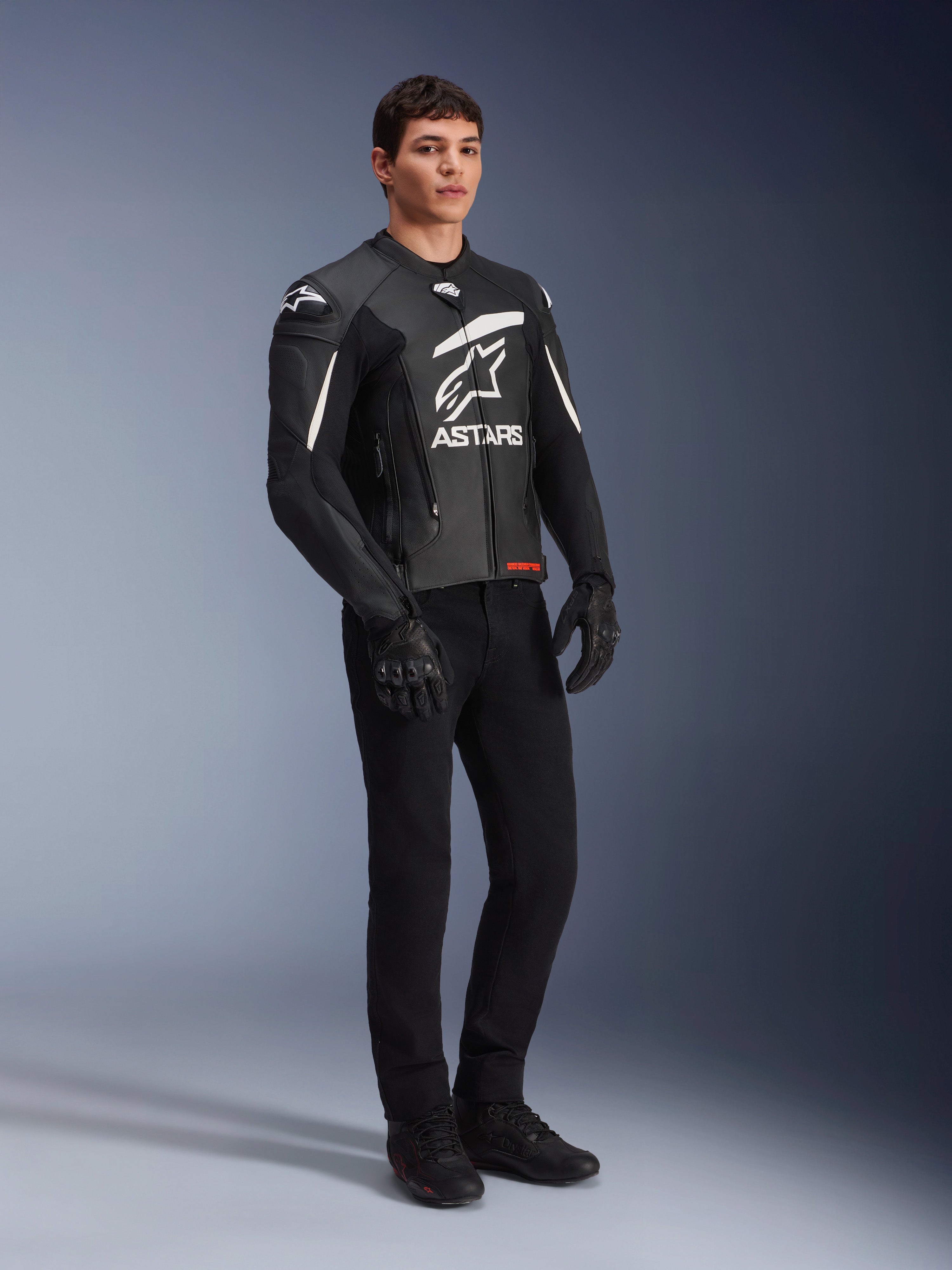 GP Plus V4 Leather Jacket - Motorcycle Jacket | Alpinestars®