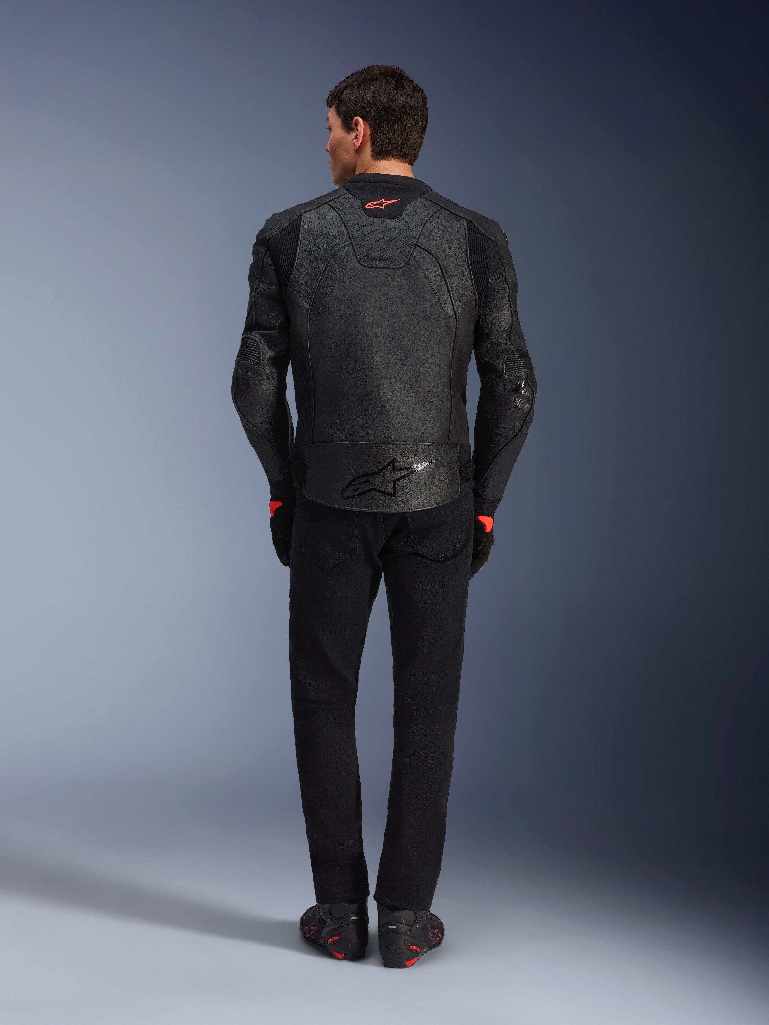 GULL 4mm SKIN JACKETタッパー ブラック/ボルドーLサイズ GP Plus R V4 Airflow - Motorcycle Jacket | Alpinestars®