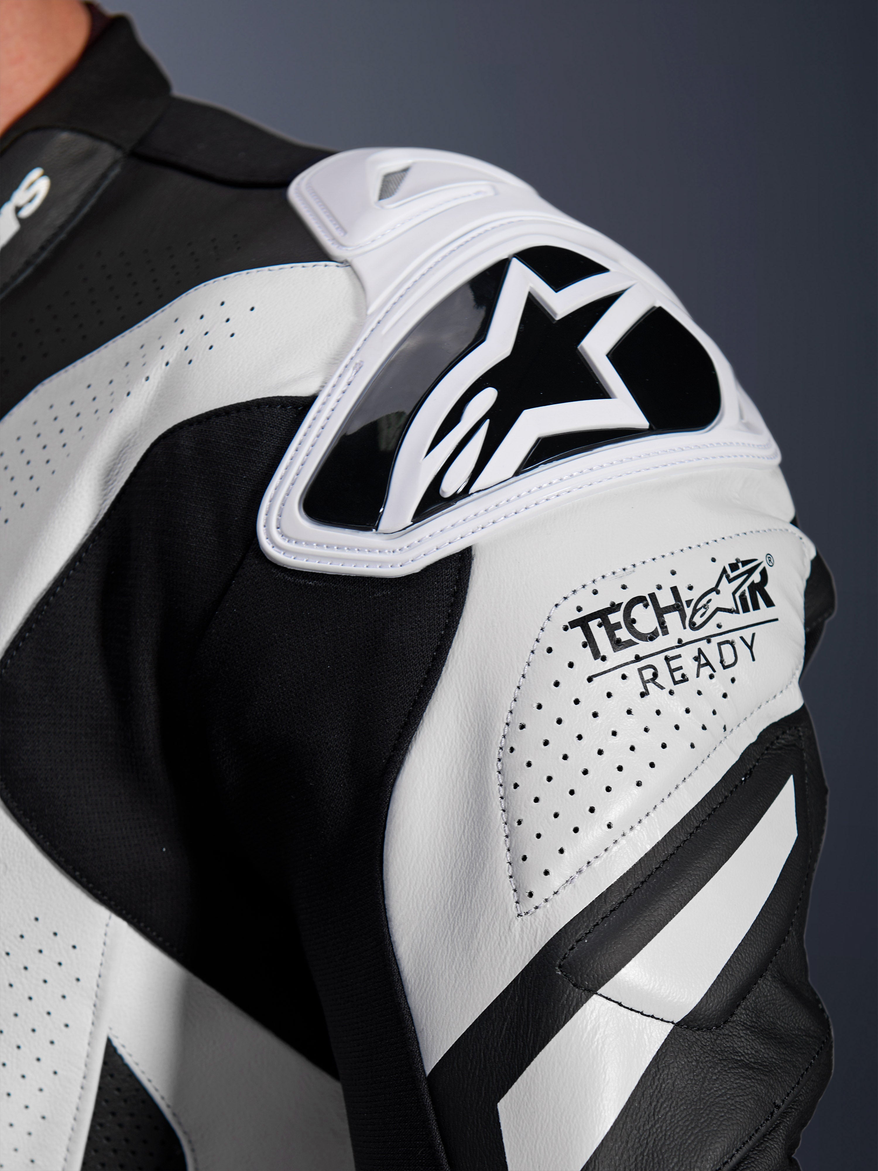 Alpinestars 革ツナギ 黒/白 Gp Plus V4 Sprint 1Pc Leather - Motorcycle Suits | Alpinestars®
