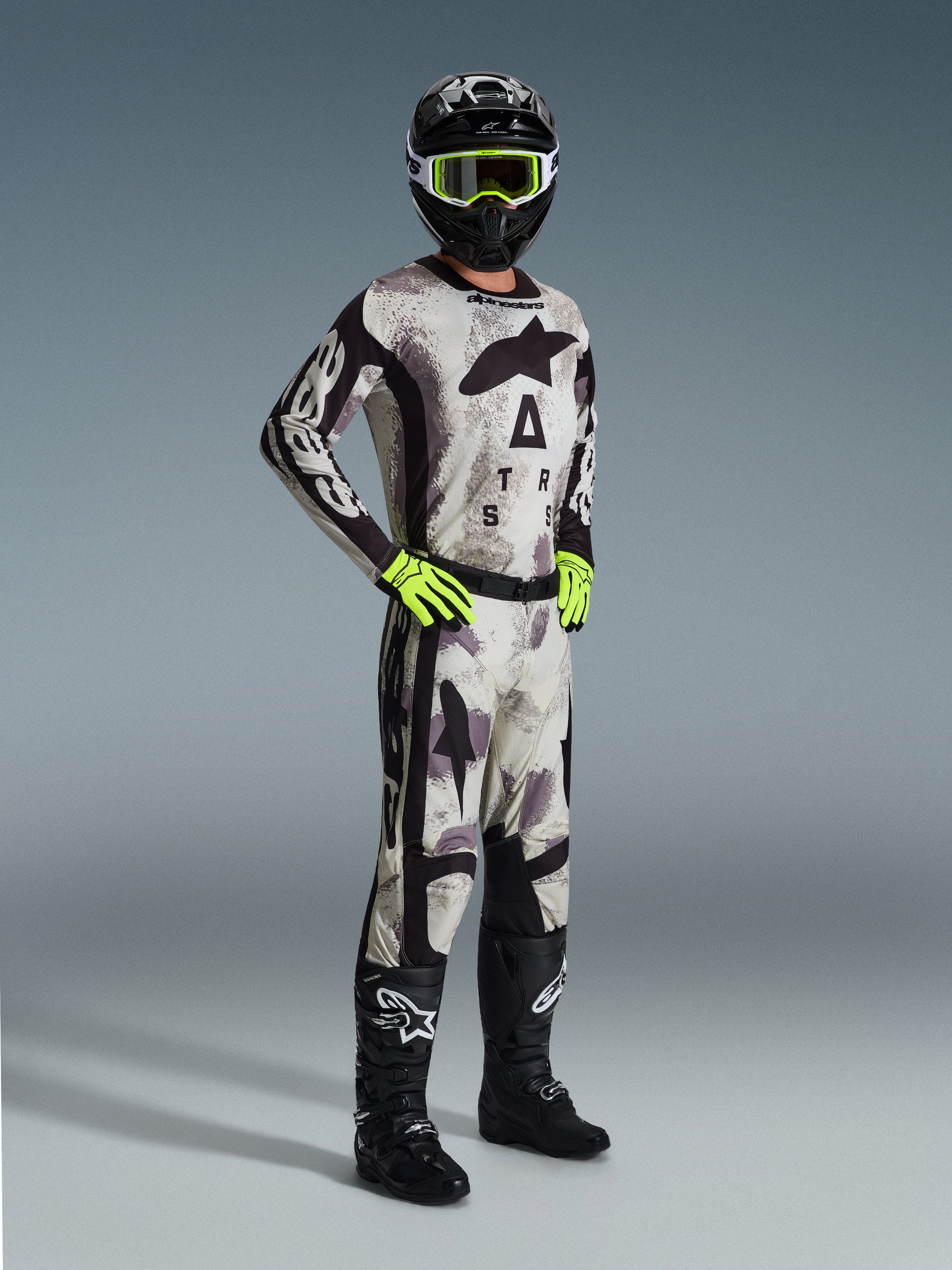gear racer Alpinestars