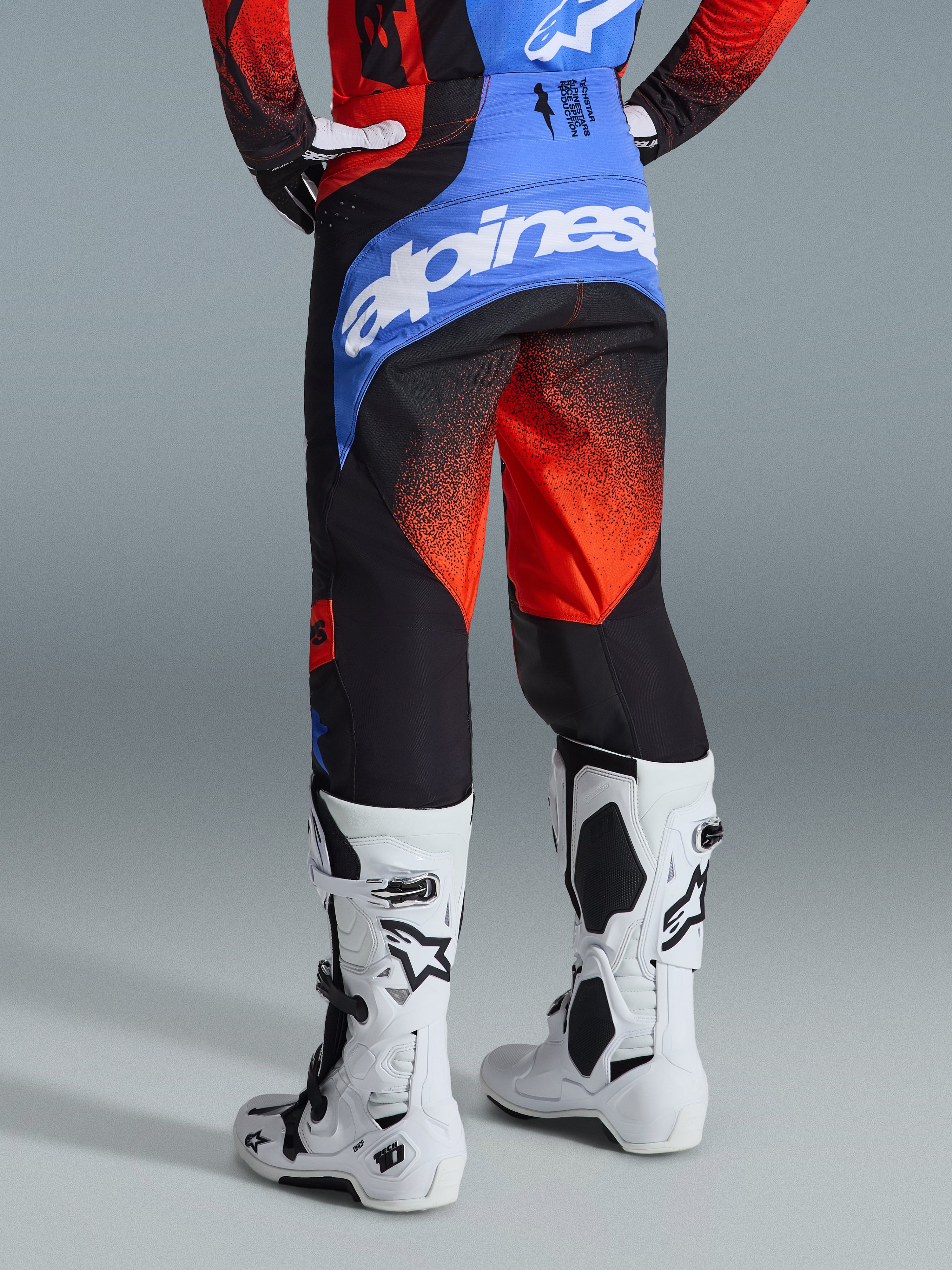 2026 Techstar Knif Gear Set