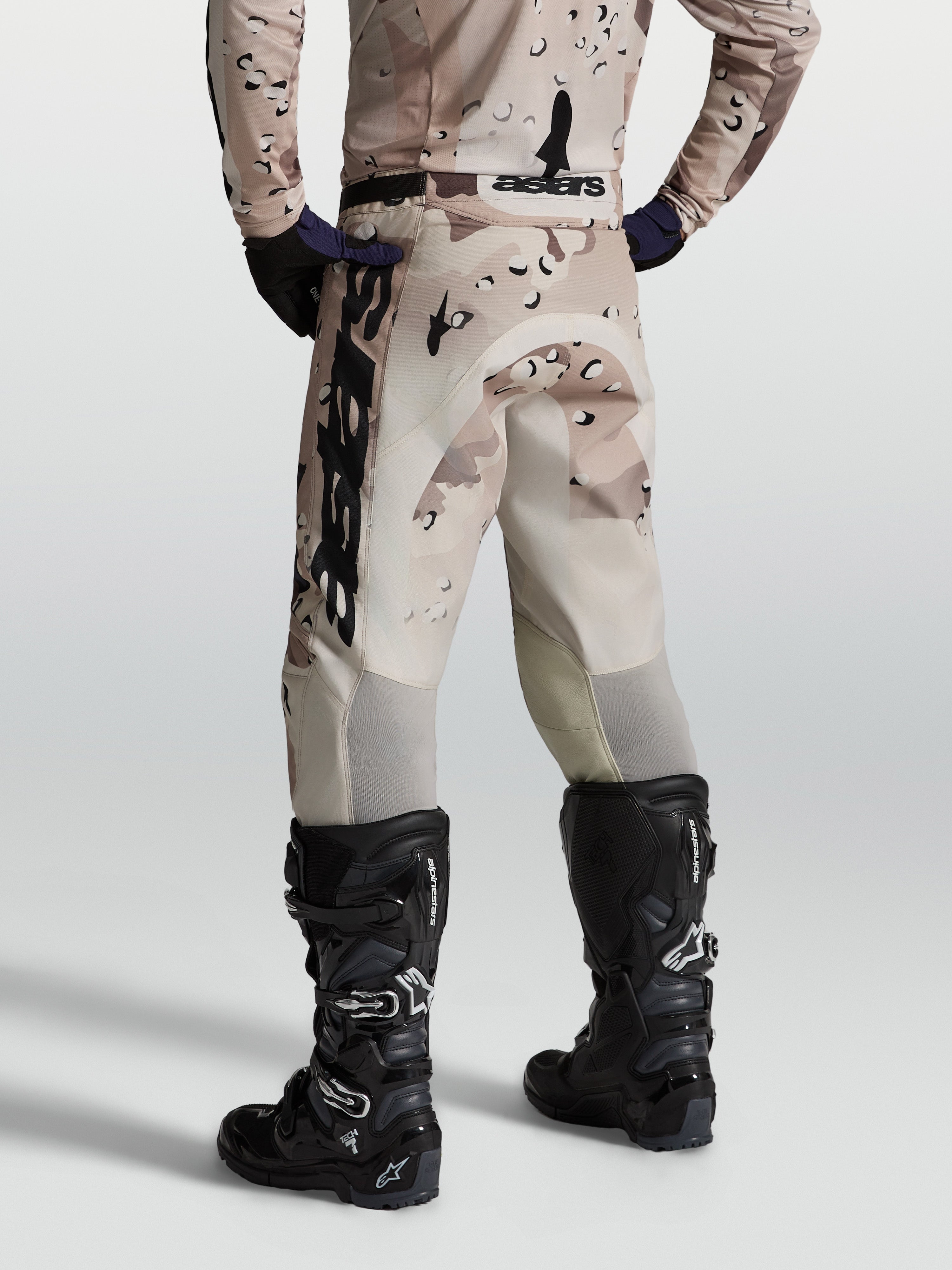 Alpinestars Racer Lone Pants, motocross gear for men, desert camo, durable polyfabric with stretch panels, rear view.