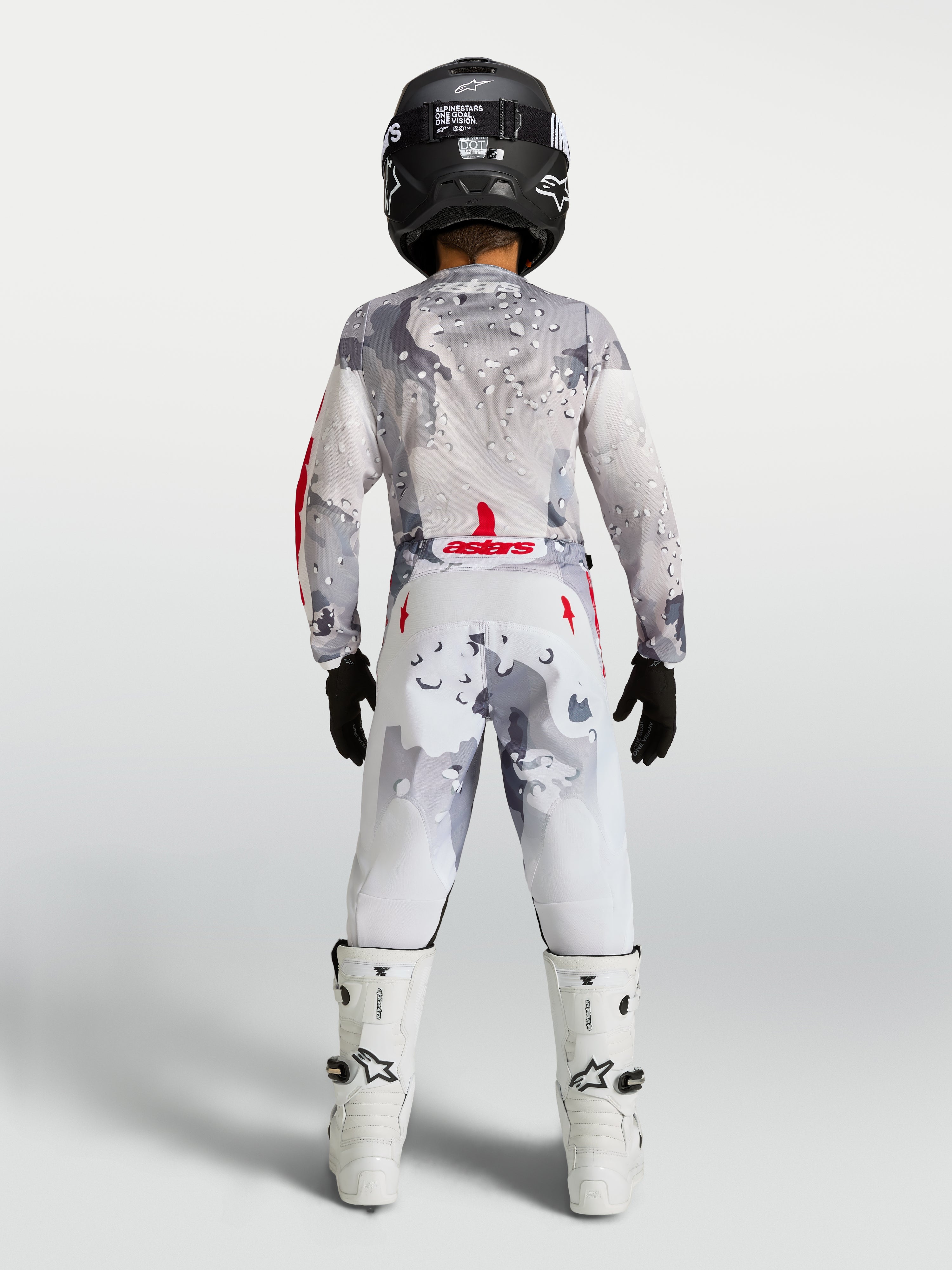 Youth Fluid Lone Gear Set