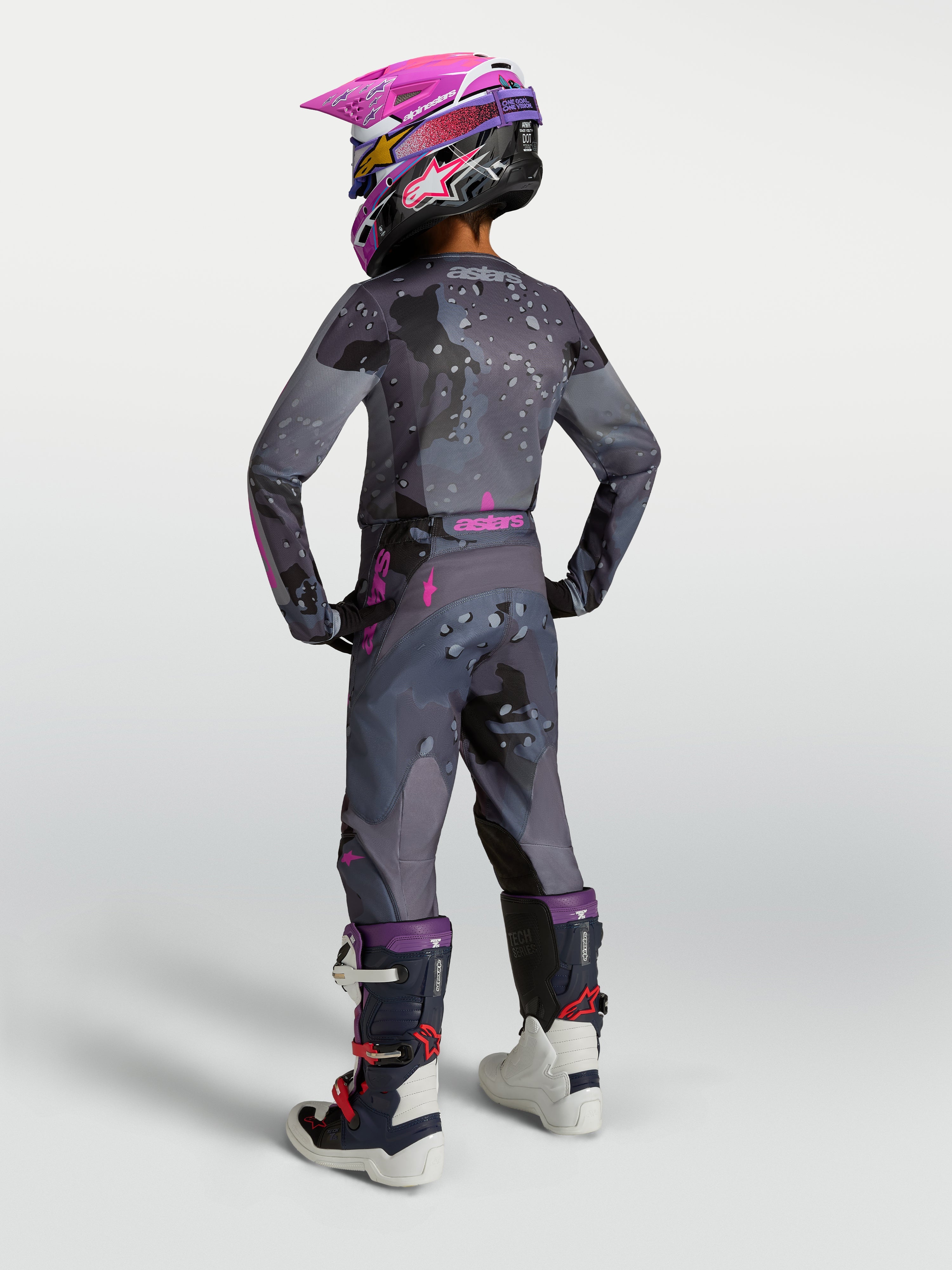 Youth Fluid Lone Gear Set