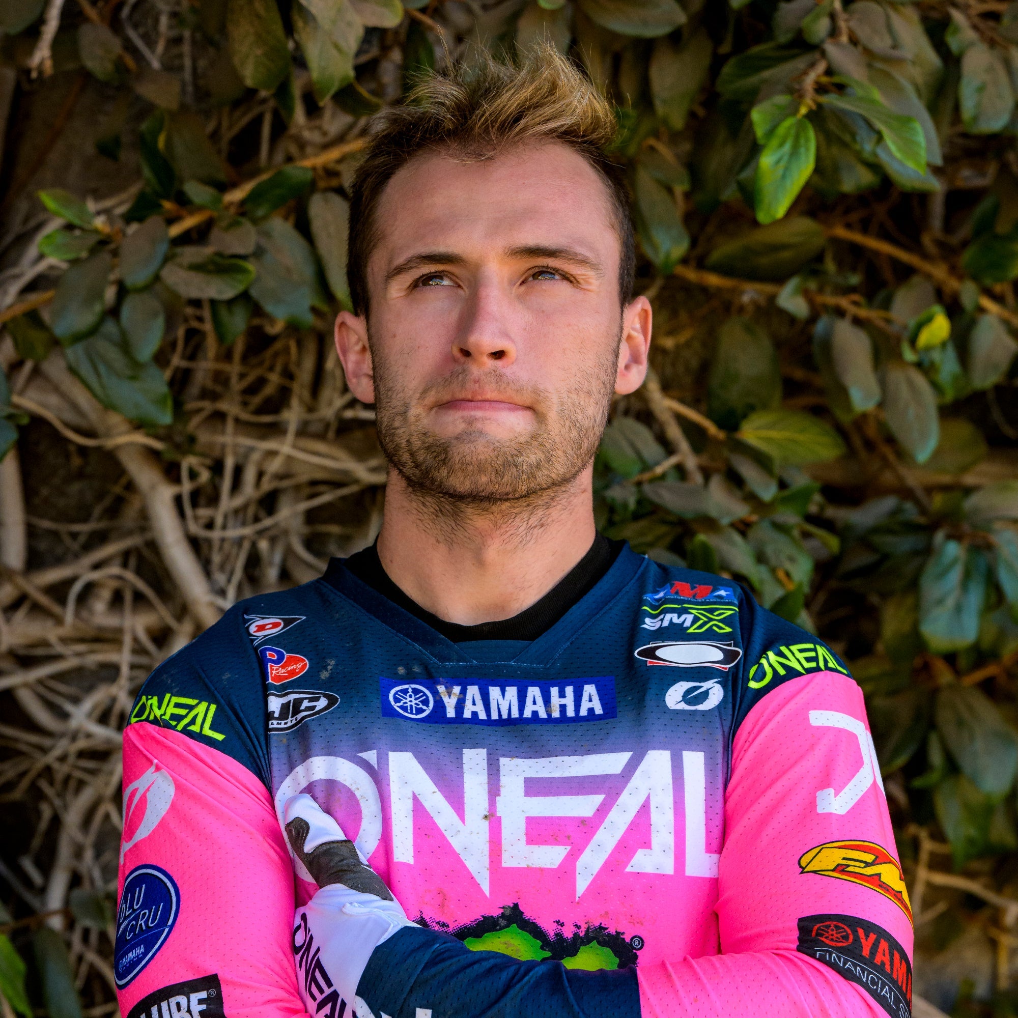 アストンマーティン ネイビー×レッドジップ XS アストンマーティン ネイビー×レッドジップ XS - メルカリ