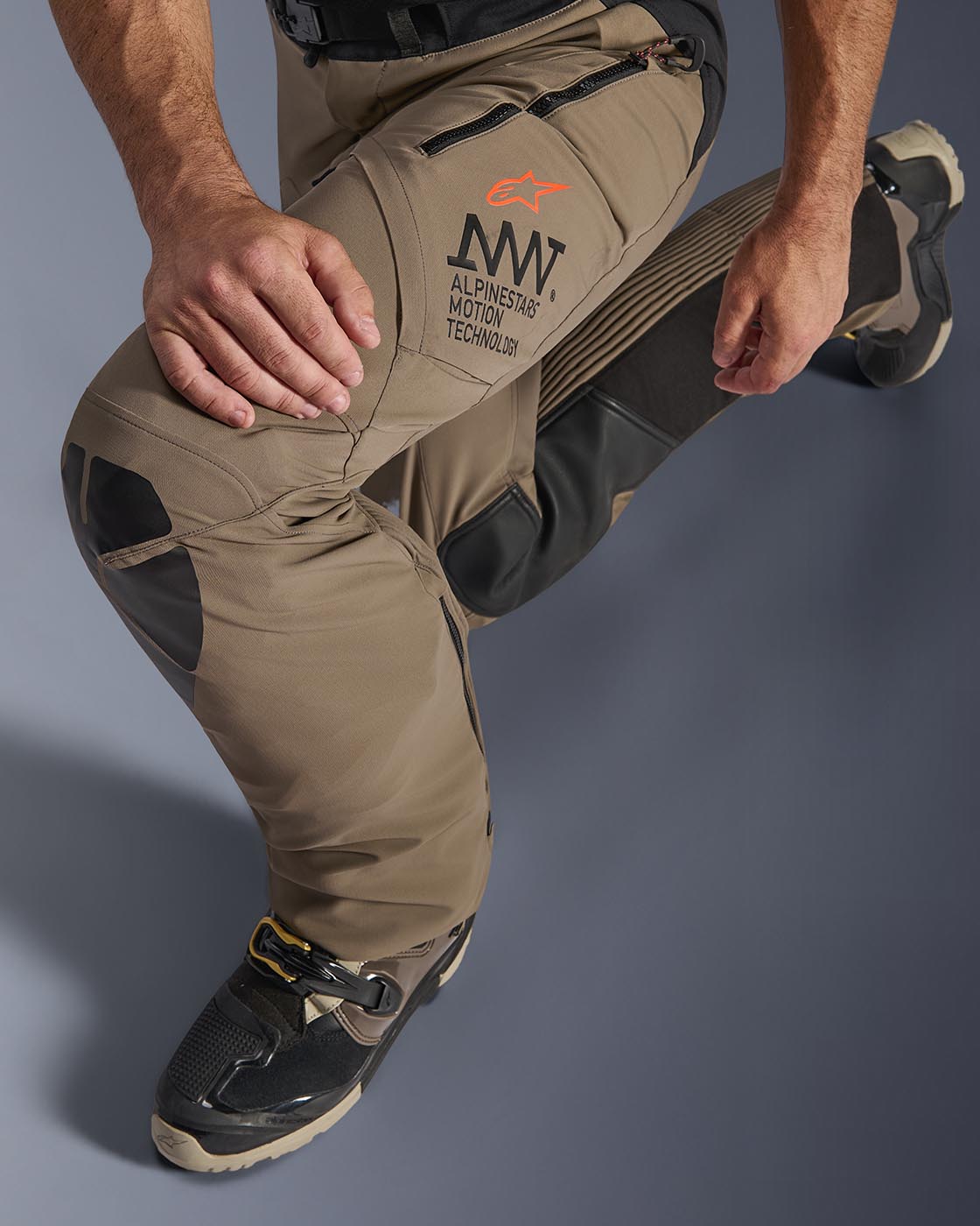 AMT-8 Stretch Drystar® XF - Motorcycle Pants | Alpinestars®
