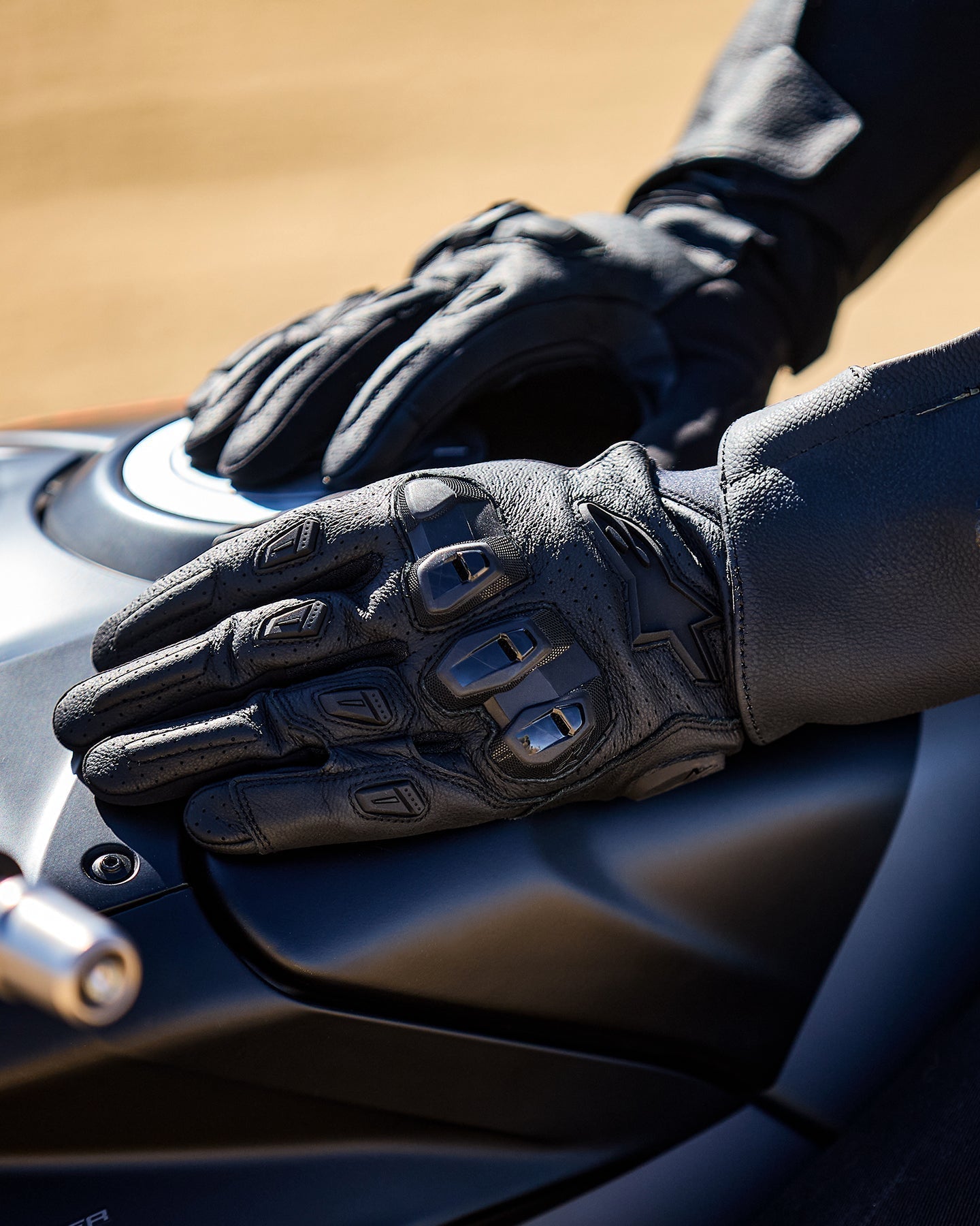 SP X 7 - Motorcycle Gloves | Alpinestars®