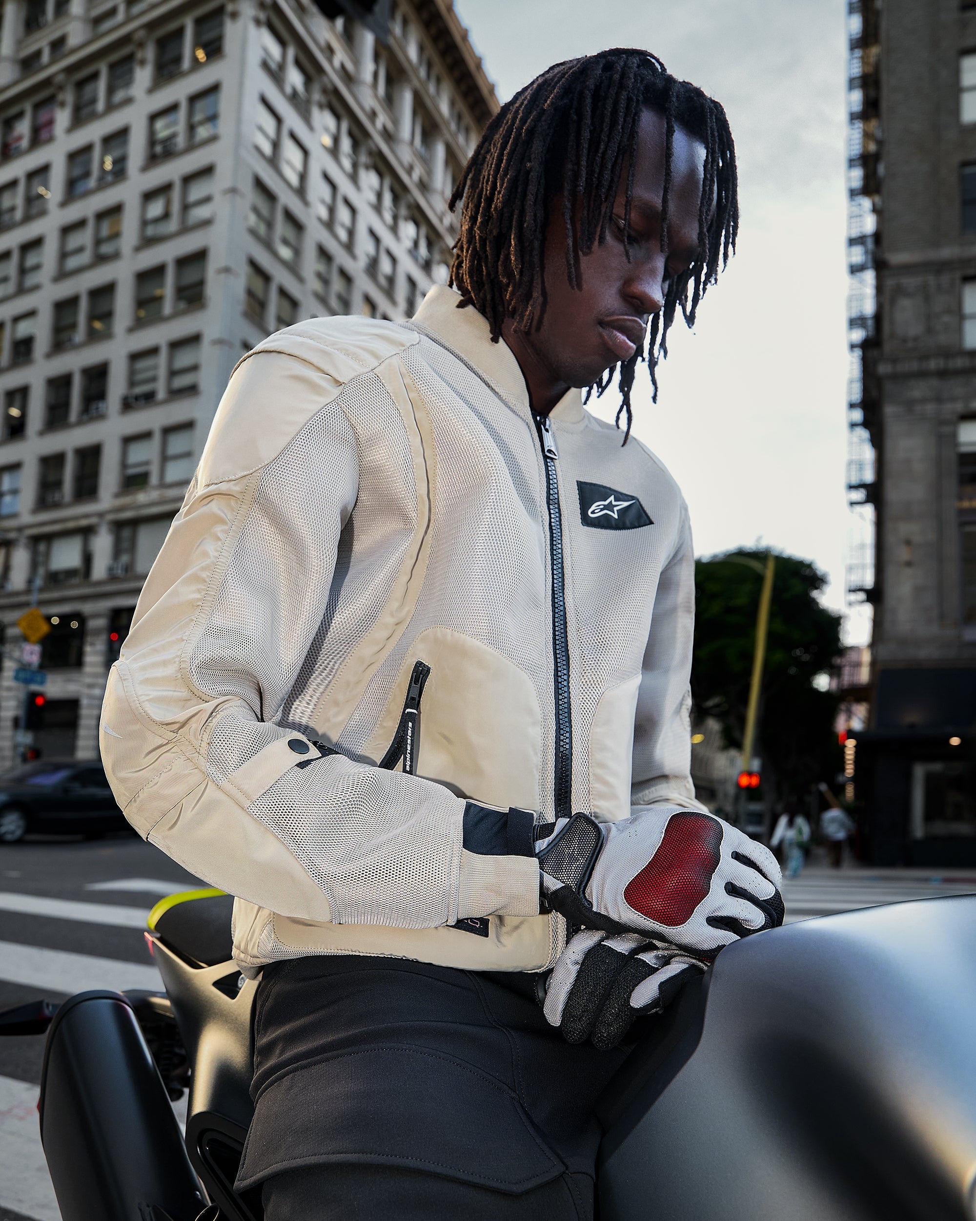 LOHEN ボトルネック レイヤードブルゾン　ホワイト Linear Lanyard | Alpinestars®